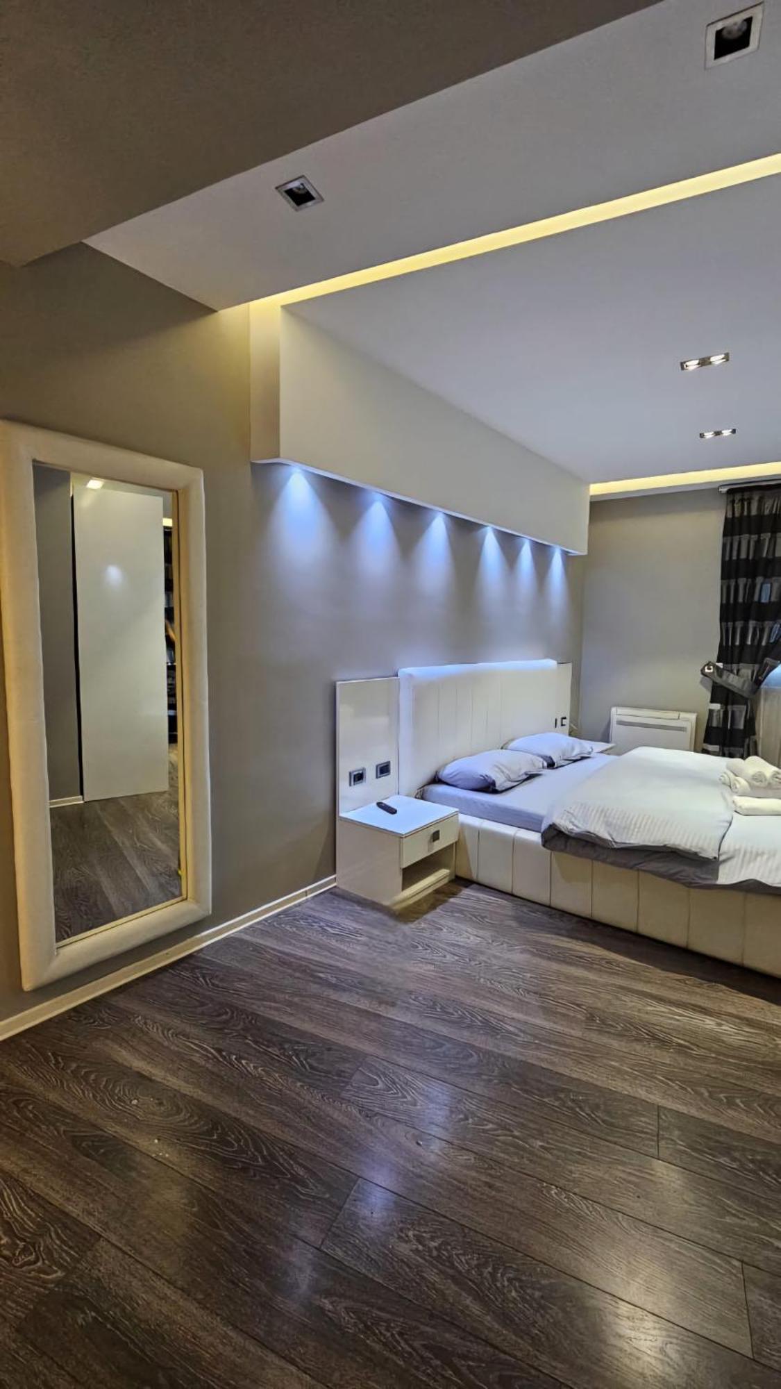Apartment Aura Skanderbeg Square Tirana